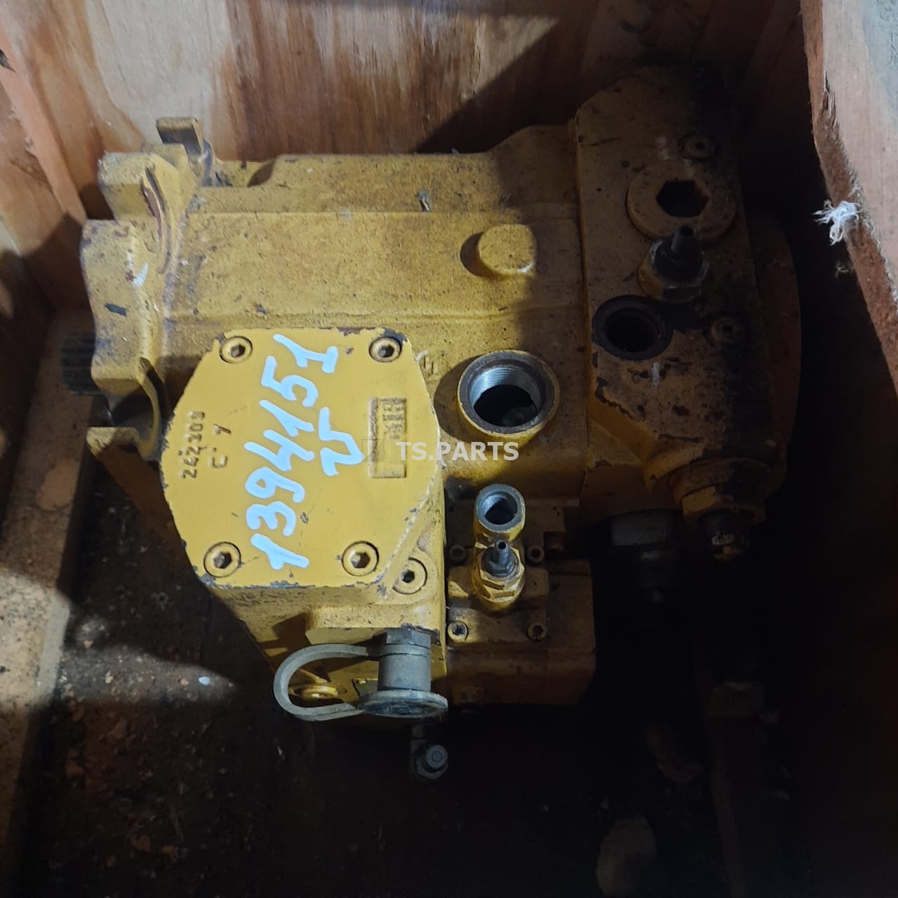 Насос гидравлический D8, D8N, D8R, D8RII, D8GC 1394151-U