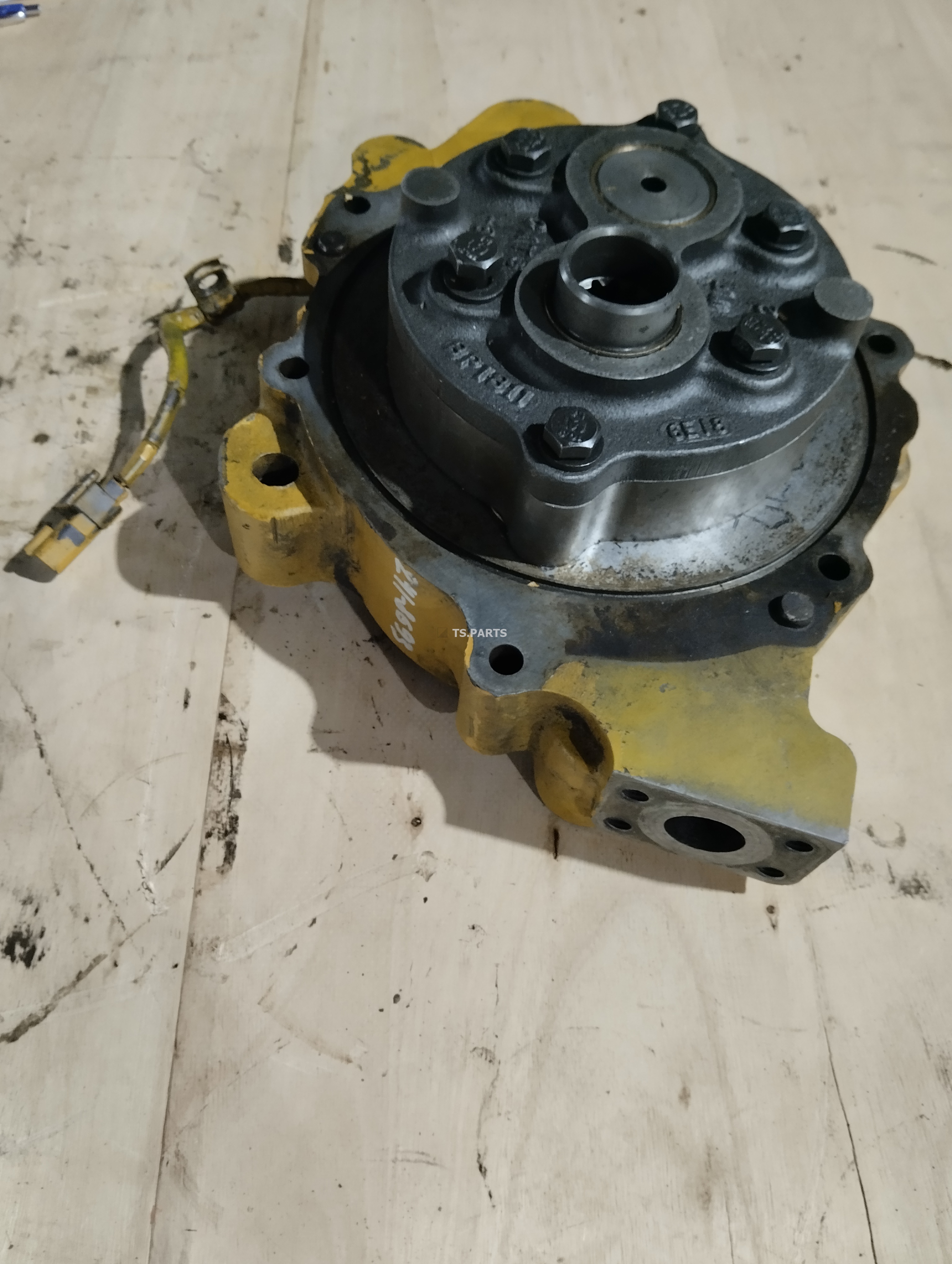 НАСОС 2418693-U