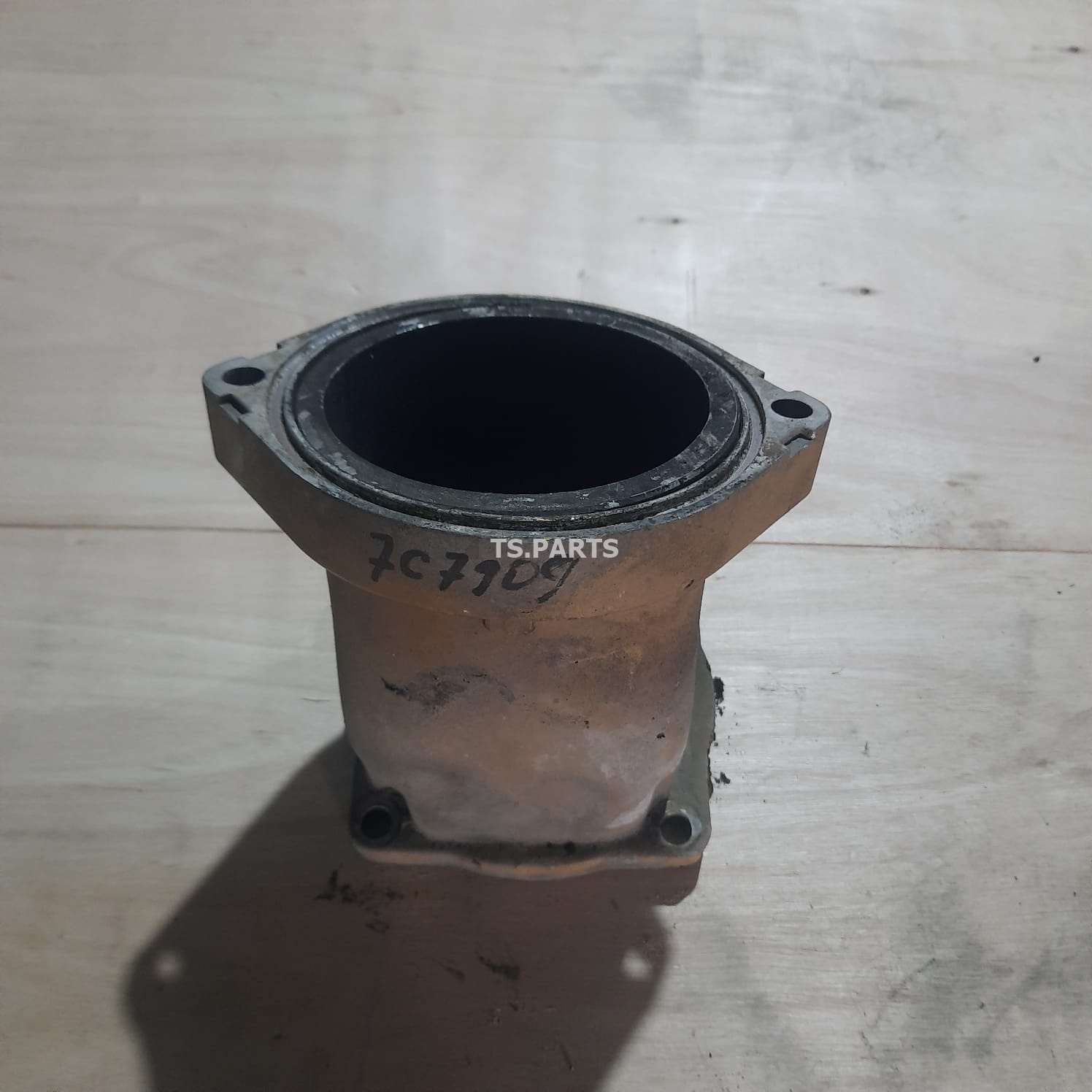 колено 7C7909-U