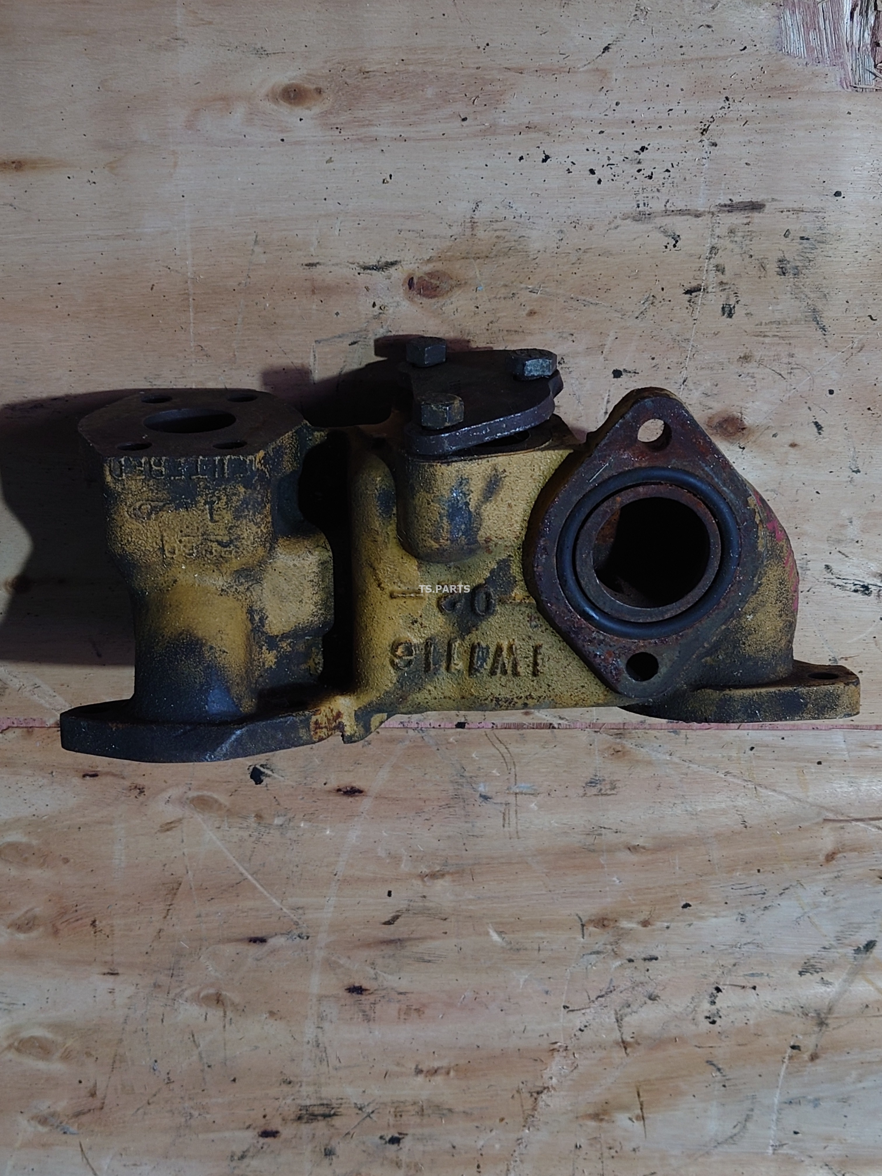 Корпус масляного фильтра 3408, 3408B, 3412, 3412C, C27, C32, C32B 1W1116-U